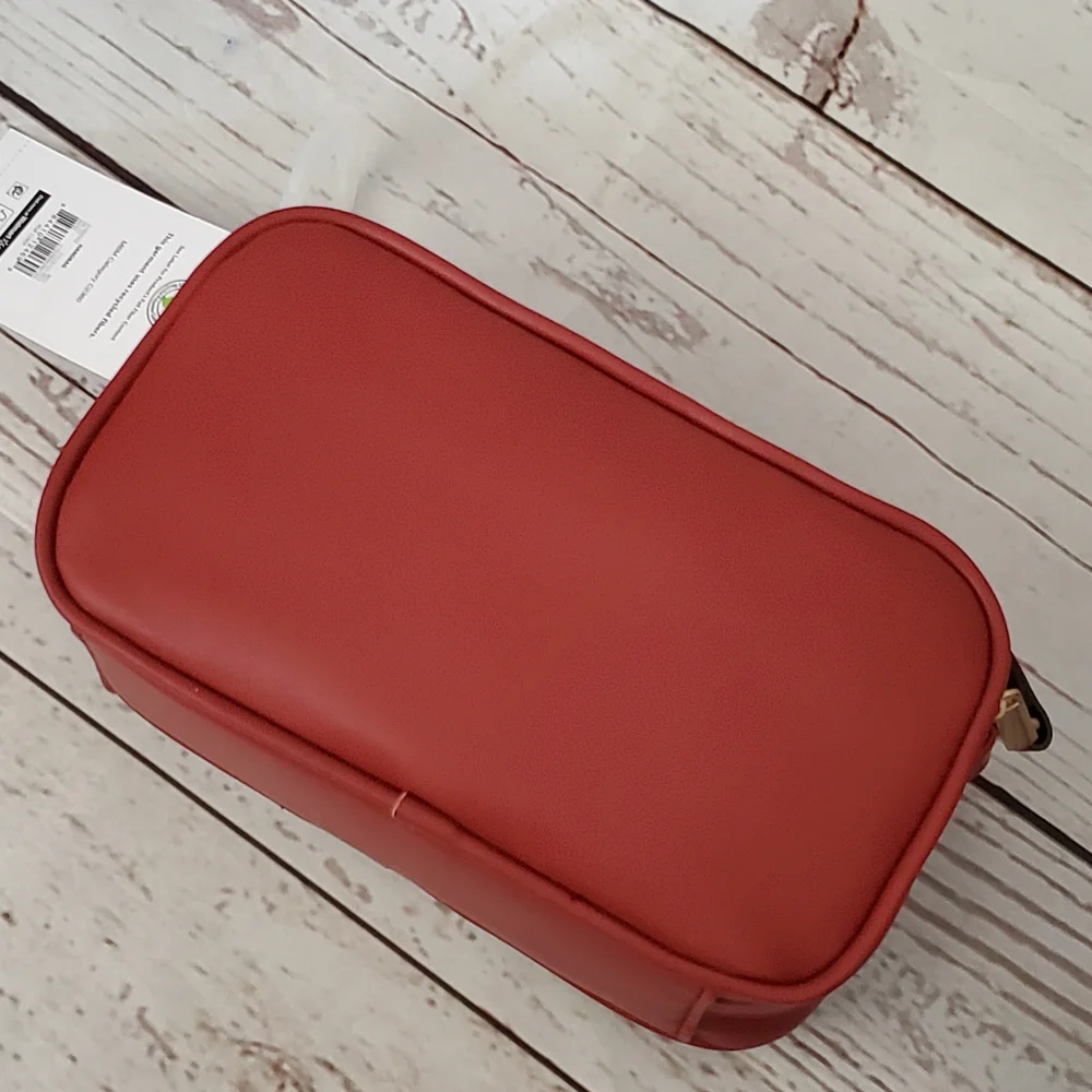 Time and Tru recycled materials puffer quilted crossbody camera bag red